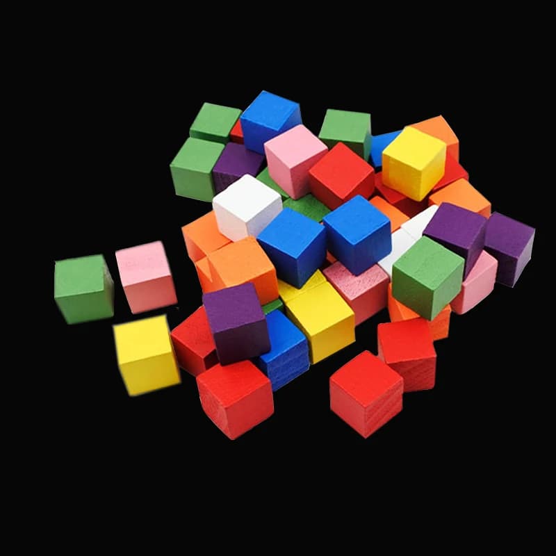 100 Pz/lotto 14 colori 10mm Cubo Cubi di Legno Dadi Colorati Pezzi degli Scacchi Ad Angolo Retto Per Token Puzzle Giochi Da Tavolo Prima Educazione