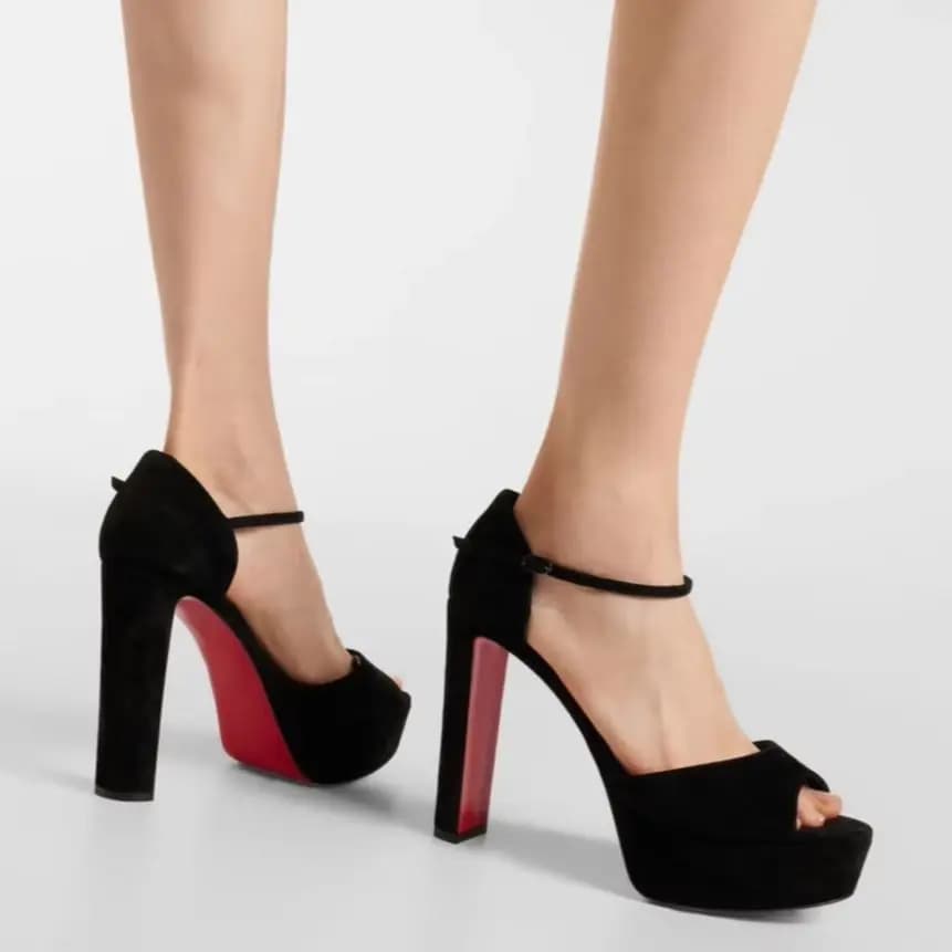 Cinturino con fibbia peep toe Fondo con suola rossa Sandali da donna Piattaforma con tacco spesso Tacchi altissimi Scarpe singole stile classico di design