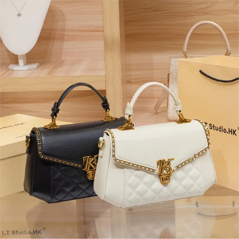 Borsa da donna 2024 nuova borsa a tracolla a spalla singola di marca di lusso leggera autunno e inverno, borsa di design di fascia alta