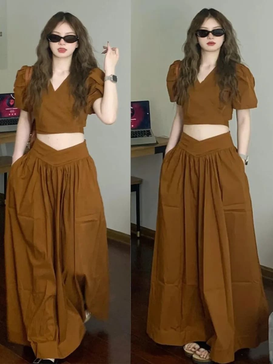 Elegante Completo Estivo Casual da Donna, Nuovo Stile, Due Pezzi: Gonna a Vita Alta a Trapezio e Abito a Maniche Corte con Scollo a V o Bateau