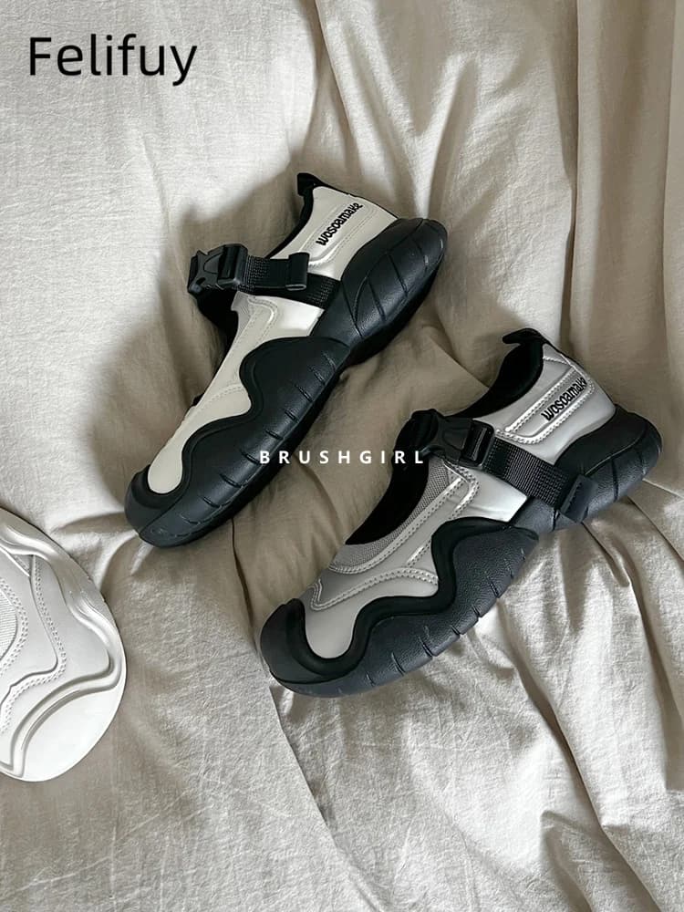 2025 Estate Nuovo Mary Jane Retro Brutto Scarpe da donna Piattaforma Pneumatico Fondo spesso Sandali sportivi vuoti Scarpe da ginnastica antiscivolo