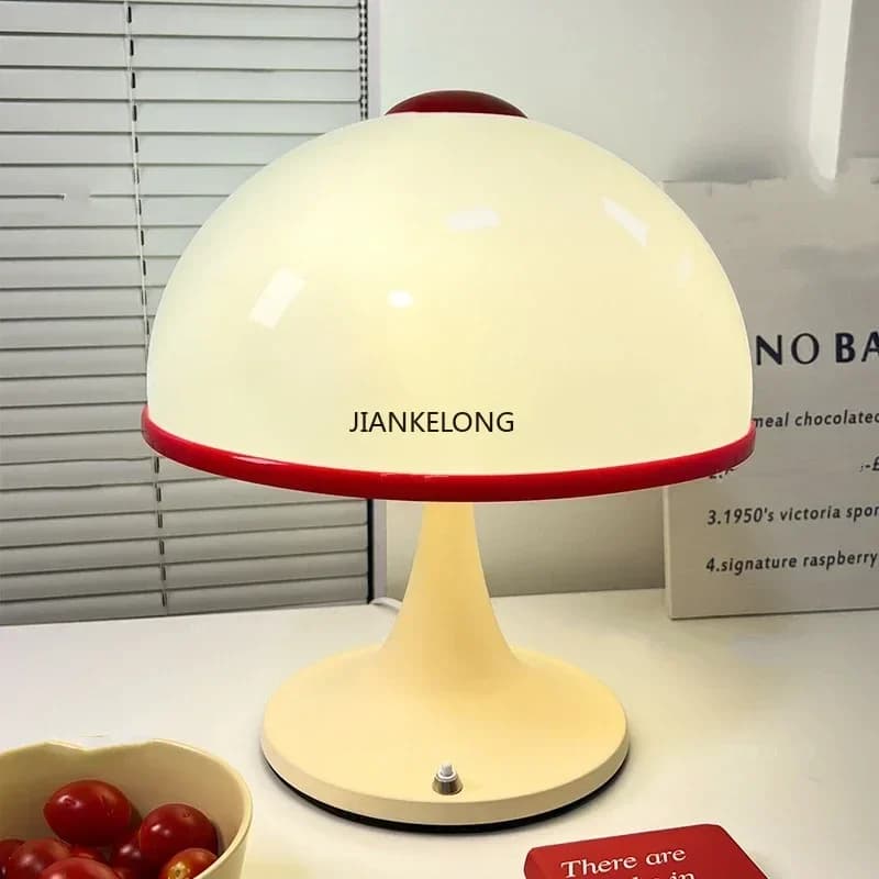 Nordic Studio Camera da letto Testiera Stile retrò coreano Ambiente personale Ferro Arte Acrilico Fungo Lampada da scrivania Lampade da tavolo