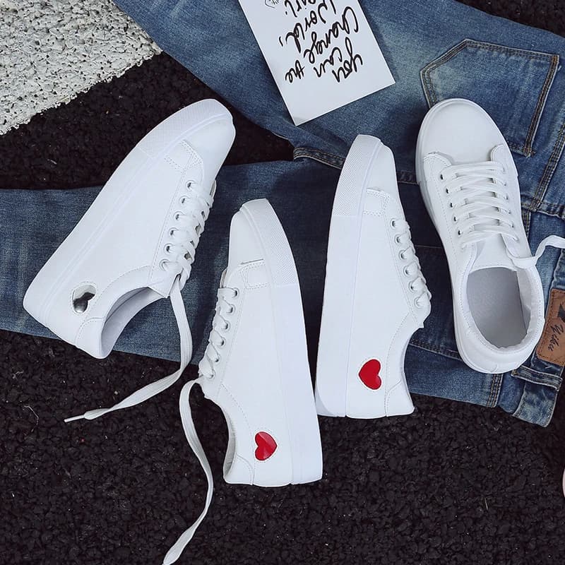 Sneakers da donna moda scarpe vulcanizzate traspiranti Pu Cute Cat Cartoon Lace Up Casual scarpe da donna bianche Zapatos De Mujer femminile