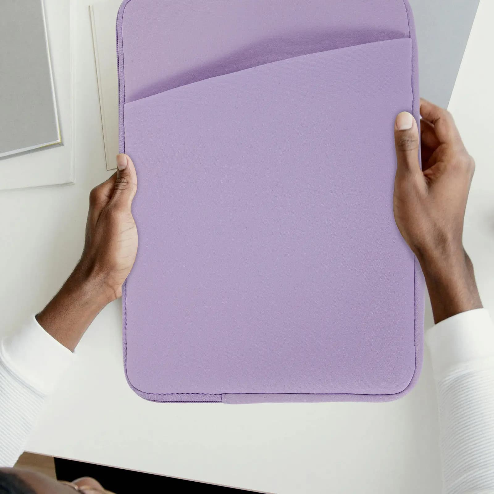 Custodia Leggera Antiurto per Laptop da 13-15.6 Pollici, Borsa Protettiva per Computer con Design Multi-Scomparto, Elegante