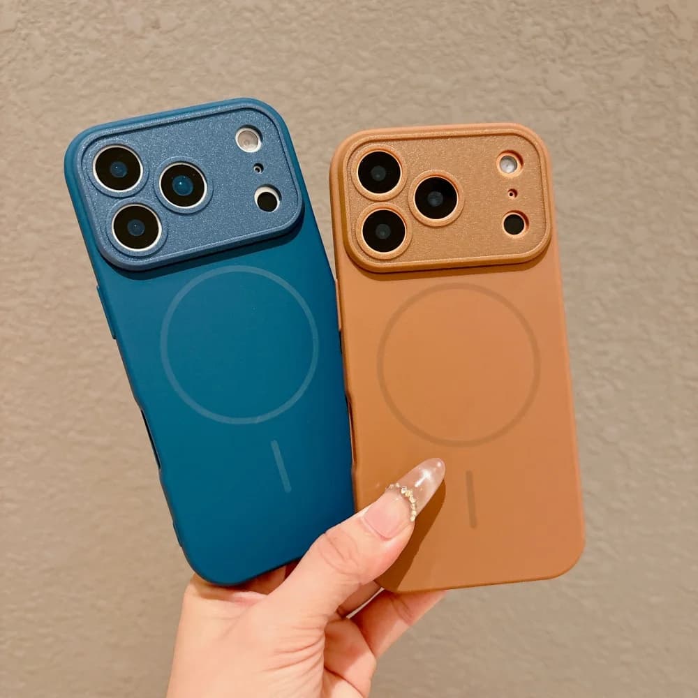 Custodia Magnetica Lusso Effetto Pelle Opaca per iPhone 17 16 15 14 13 Pro Max con Ricarica Wireless e Bumper Morbido Completo