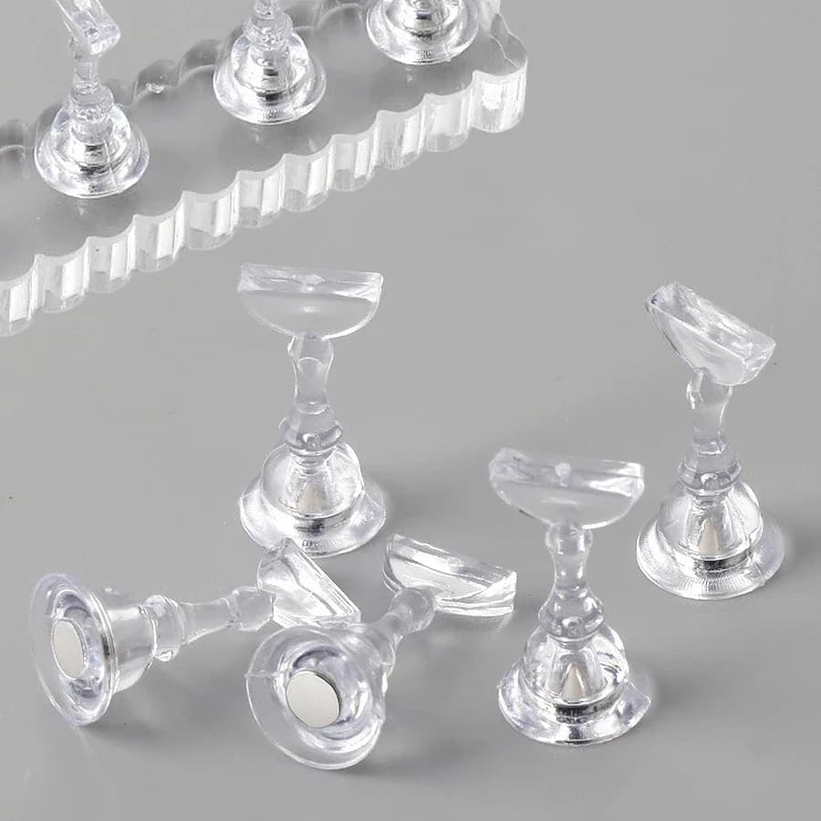 10Pcs Transparent Plastic Nail Stand Tips Holders Chess Shaped DIY Magnetic Training Practice Display Manicure Nail Tool