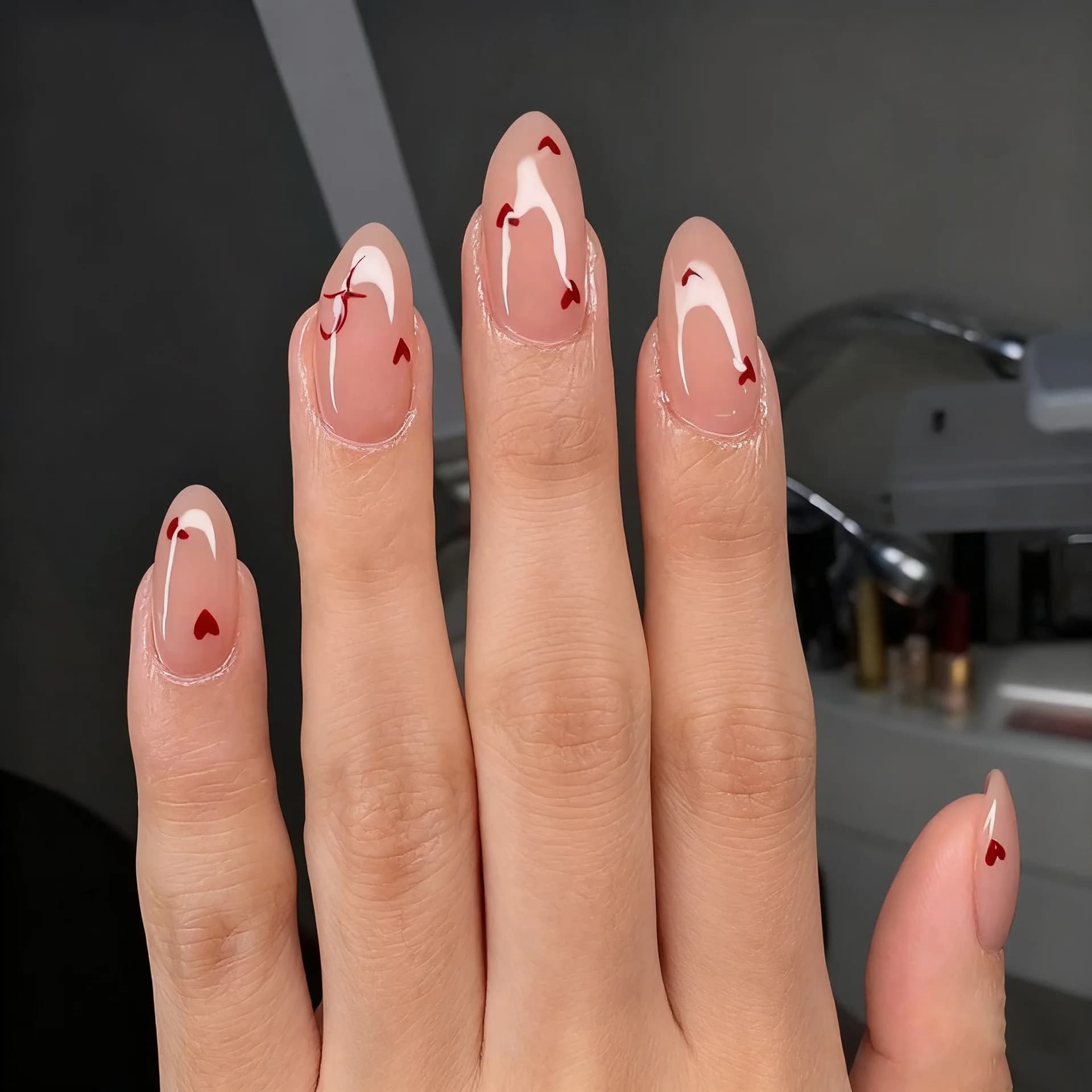 Nuovi Adesivi per Unghie Minimalisti per San Valentino 2026: Design con Cuori Rosa, Nail Art Fresca e Dolce a Mandorla