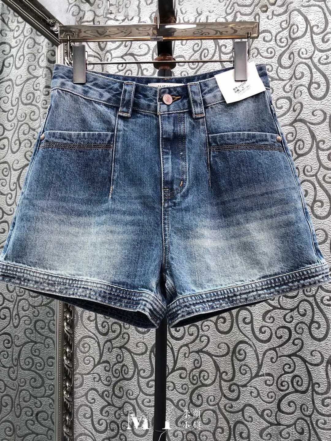 High Waist Straight Leg Retro Washed Blue Denim Shorts Milan Town Style Commute Friendly Versatile Ladies Jeans Shorts