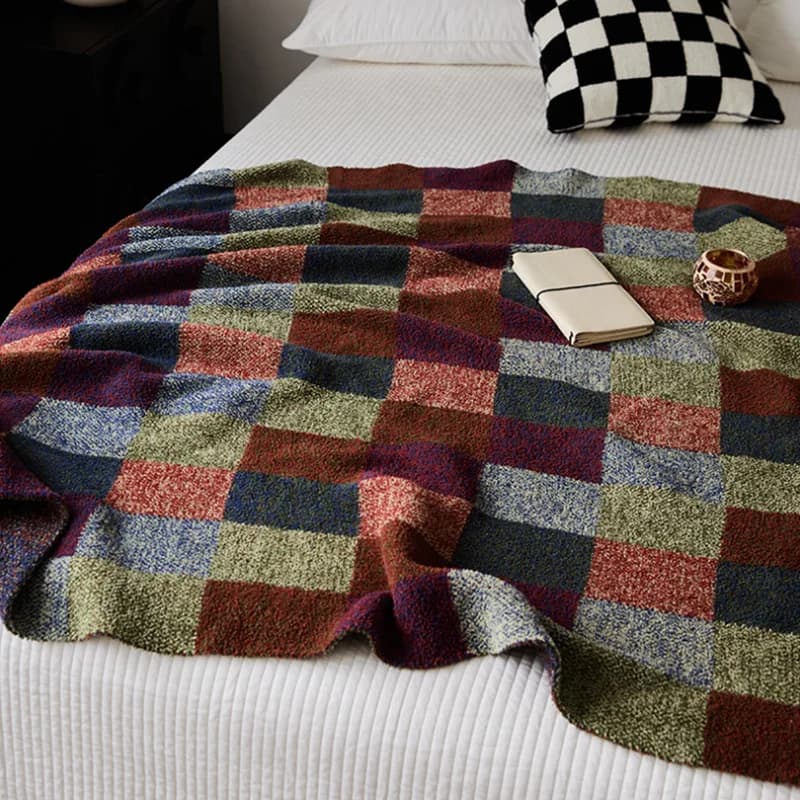 Retro Plaid Velvet Knitted Thread Blanket Luxury Skin-Friendly Portable Blankets for Office Car Travel Soft 130X160Cm Nap Shawl