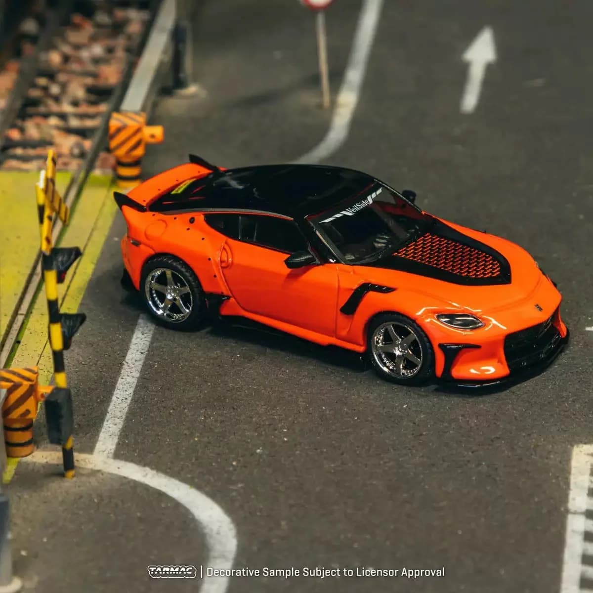 TW In Stock 1:64 Nissan VeilSide FFZ400 Fairlady Z Arancione Modellino Auto in Metallo da Collezione Tarmac Works