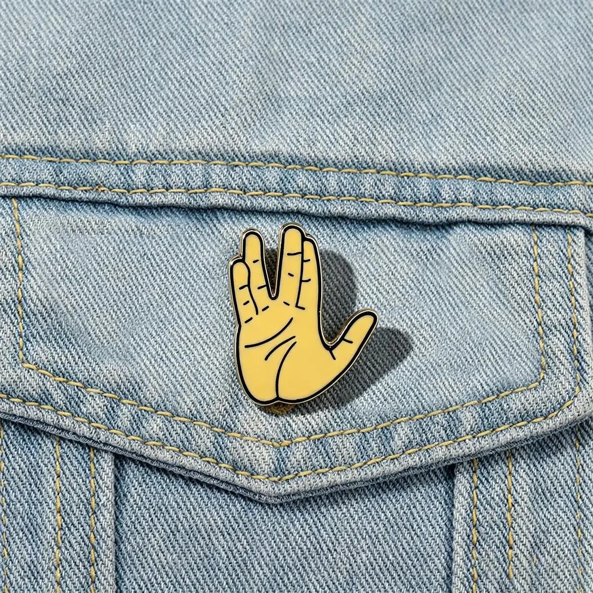 Movie St-Star X Trek Vulcan Salute Enamel Brooch Cartoon Backpack Lapel Metal Badge Cosplay Clothing Jewelry Accessories Gifts