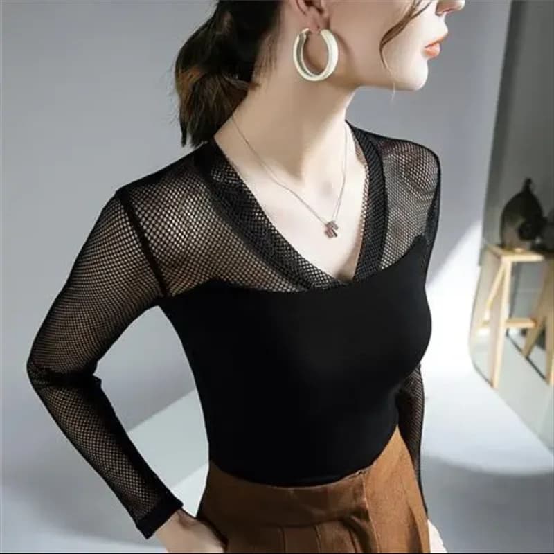 T-shirt femminili in rete con scollo a V Top con fondo scava fuori Pullover impiombato Magliette da donna leggermente trasparenti T-shirt da donna sottile Blou nera