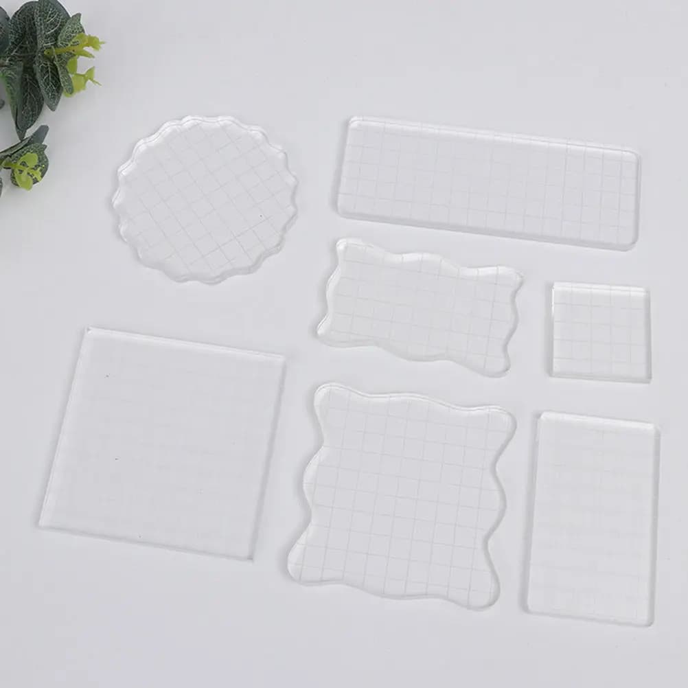 Blocchetti per timbri in acrilico trasparente con griglia e bordi arrotondati per una presa facile, ideali per scrapbooking, journaling, biglietti e inviti