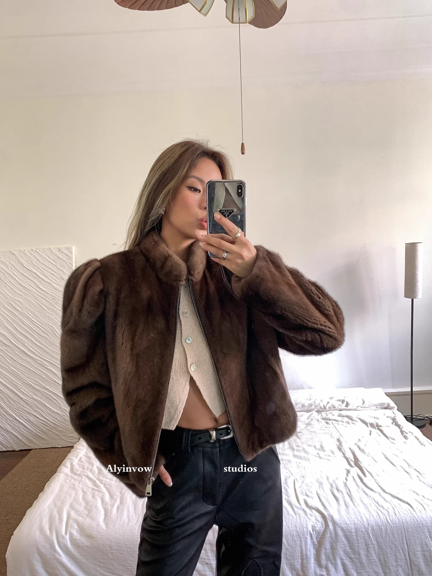 HDHOHR 2026 New100% Real Mink Fur Coat Women Fashion Essential Natural Mink Coat Warm Short Leather Outerwear Winter Fur Jacket