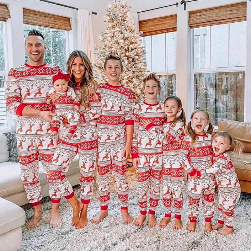 2026 New Year Clothes Family Christmas Pajamas Set Allover Print Mom Dad Kids Matching Outfits 2 Pcs Suit Baby Romper Xmas Look