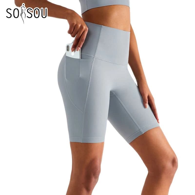 SOISOU Yoga sports shorts with gym pocket Fitness women's cycling shorts breathable high waist without seams front woman naked