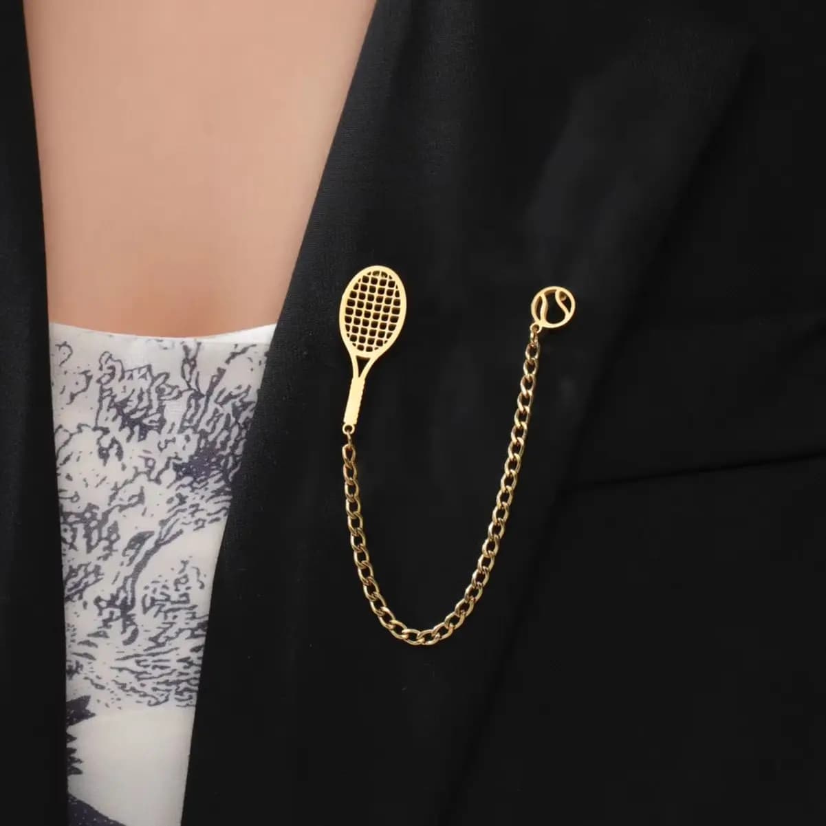 Fashionable lapel shaped like tennis racket and ball, stainless steel, for men and women, jewel for tennis fans, new birthday gifts