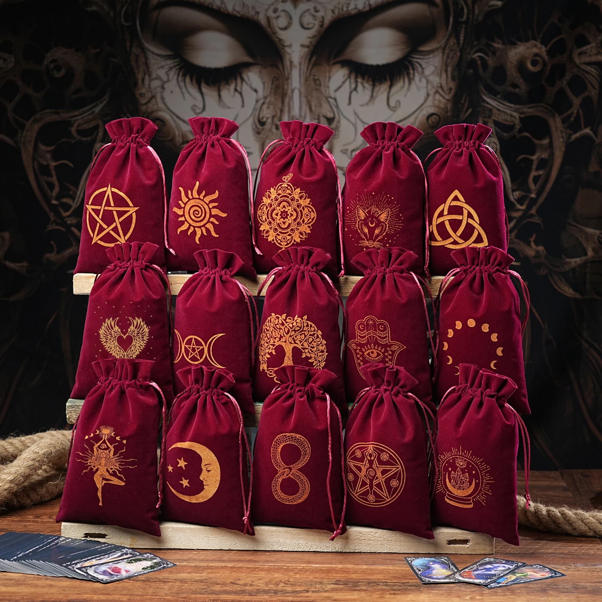 1 pcs Velvet 14x22 cm of Large Sizes Moon Faces Tarot Cards Immagazzinaggio Bag of Cosmetic Travel Jewelry Gift Bag Handbag Coin Dice Bag