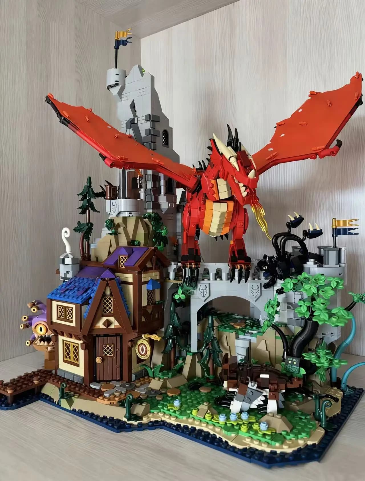 3745 Pezzi Set Creativo Dungeons and Dragons, La Storia del Drago Rosso, Blocchi da Costruzione, Gioco di Assemblaggio, Regalo per Ragazzi, Ragazze e Adulti
