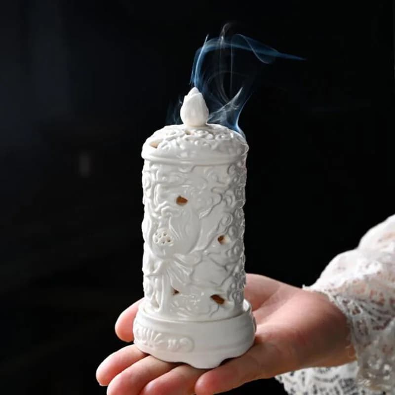Bruciatore per aromaterapia con motivo floreale in rilievo in porcellana bianca Porta incenso Chan Incensiere per fragranze per interni Decorazioni per la casa