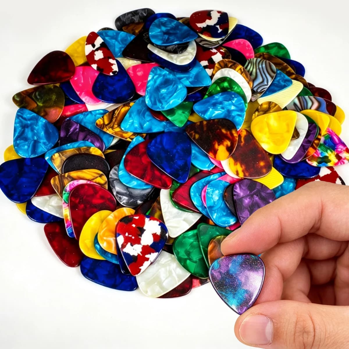 84Pcs 0.46mm Assorted Celluloid Picks, Durable Plectrum Set for Acoustic and Electric Guitars, Practice, Live Performance ZSY