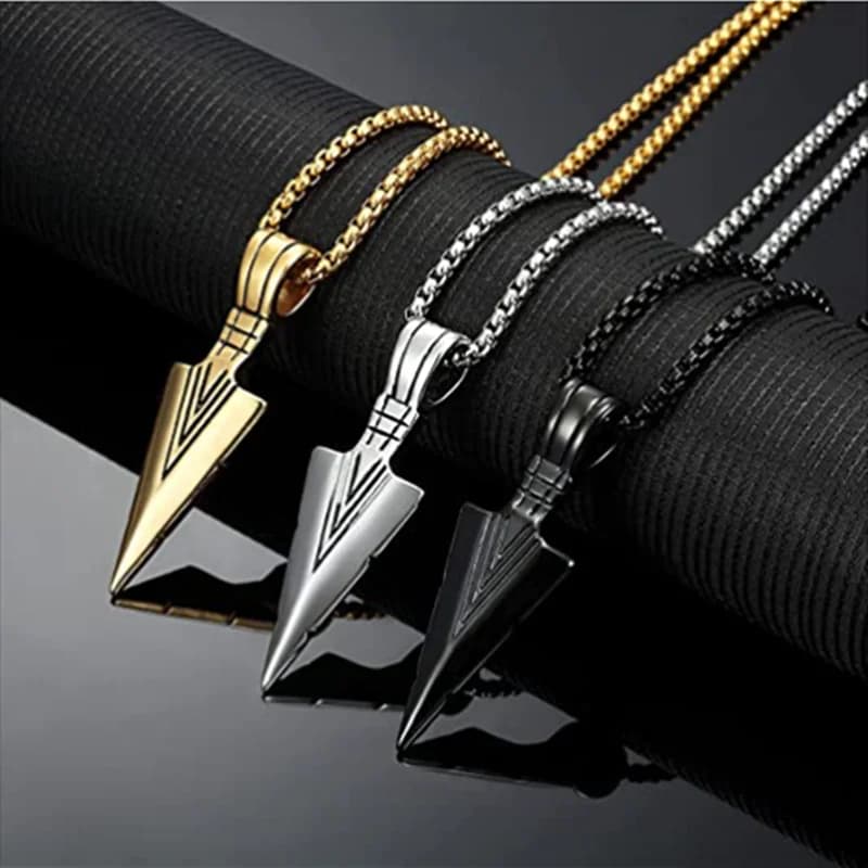 Collana con freccia nera da uomo di moda gioielli placcati in oro collane con ciondolo a freccia triangolare per uomo regalo di anniversario Paty Hip Hop