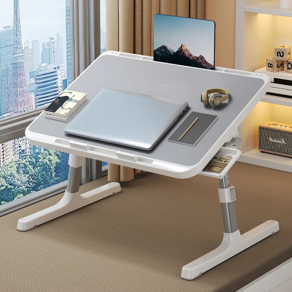 Supporto per Laptop, Lapdesk Multifunzione Premium, Regolabile in Altezza e Angolazione, con Cassetto, Slot per Tablet, per Mangiare, Lavorare, Scrivere, Giocare