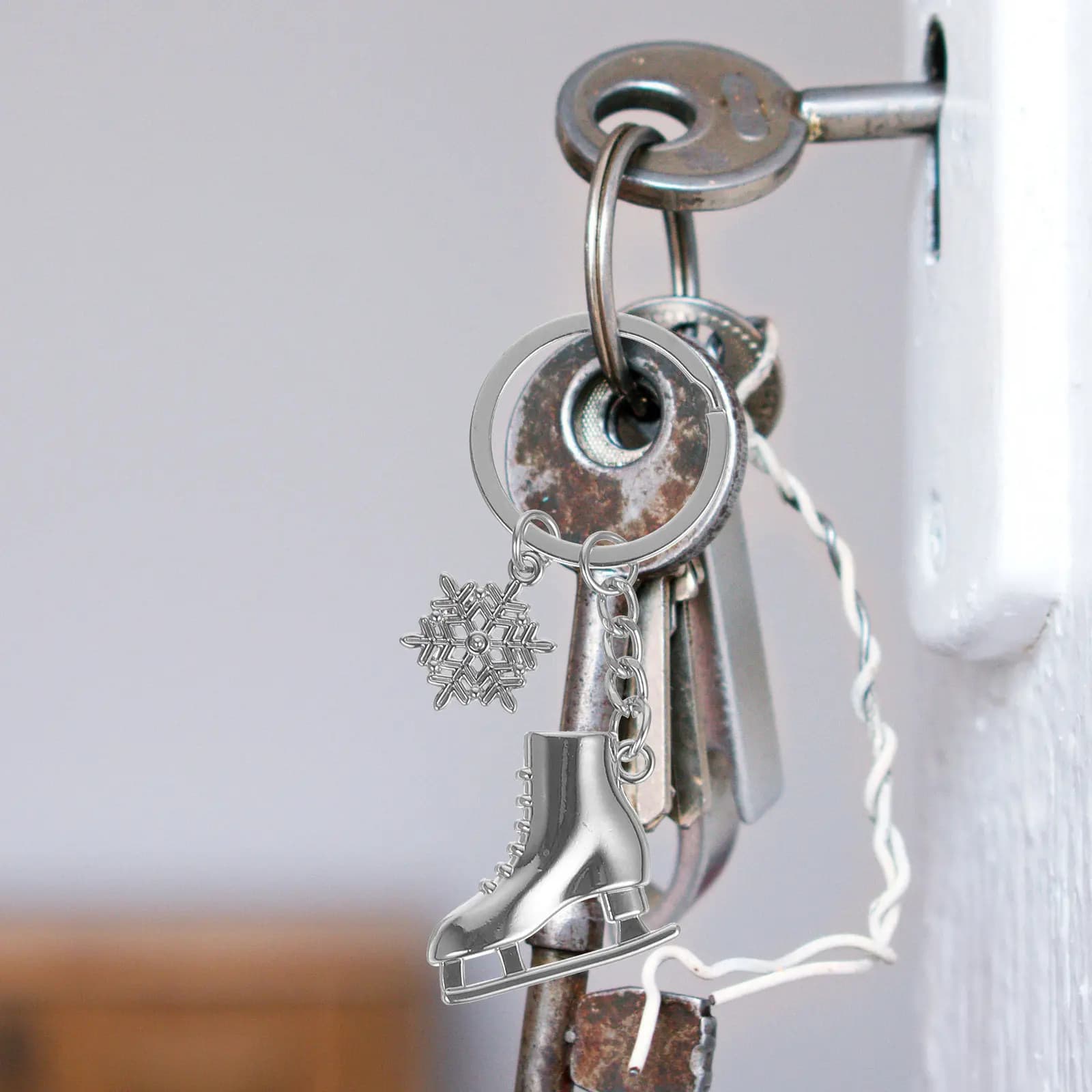2 Pezzi Portachiavi a Forma di Pattini da Ghiaccio, Design Invernale, Portachiavi alla Moda, Ciondolo Adorabile per Zaino, Regalo