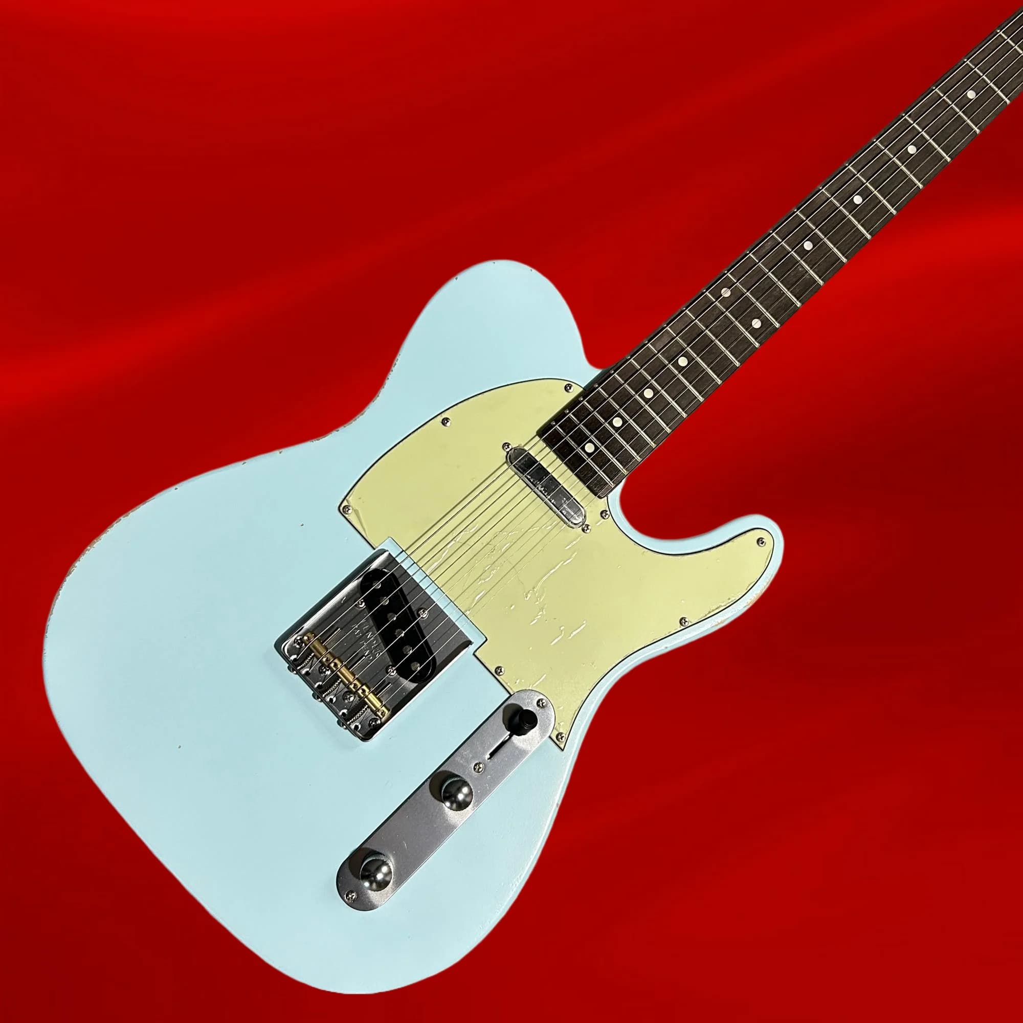 Chitarra 2026 di tendenza, 6 corde, blu chiaro, con manico in legno di pesco, battipenna bianco, per musicisti professionisti