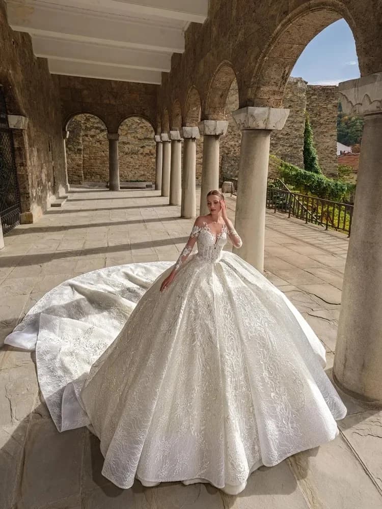 Lace Wedding Dresses with Custom Luxury Dance Dress Wedding Dresses with Embroidered Applications O-Colle Long Sleeves Wedding Dresses
