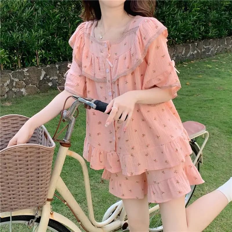 Pigiama floreale dolce da donna Set estivo femminile Pantaloncini a maniche corte da principessa in pizzo Homewear Ladies Kawaii Soft Nightwear Loungewear