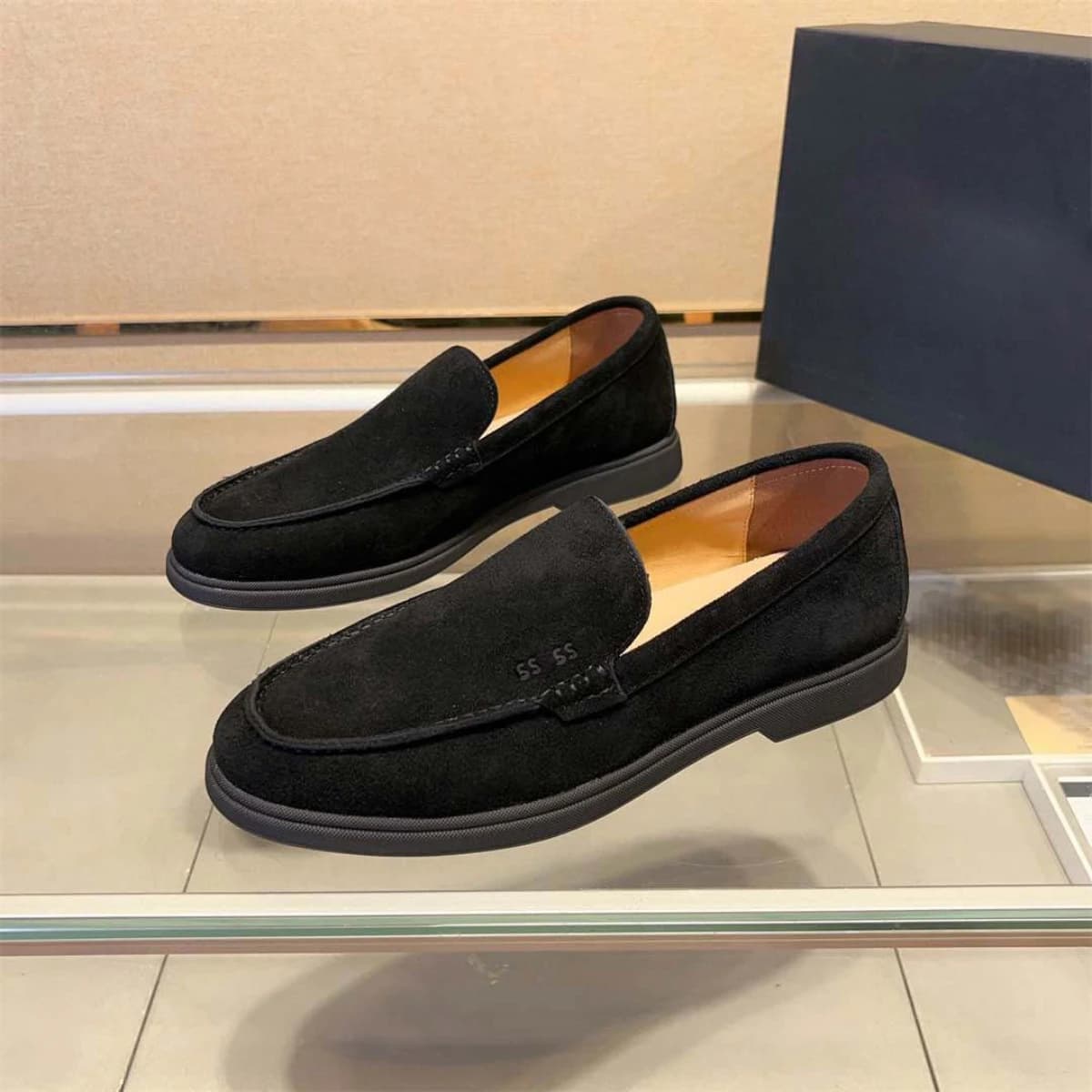 Mocassini da Uomo 2025 Nuovi in Pelle Scamosciata Minimalisti Slip-On Casual Traspiranti Comodi Versatili per Pendolarismo Ufficio Quotidiano