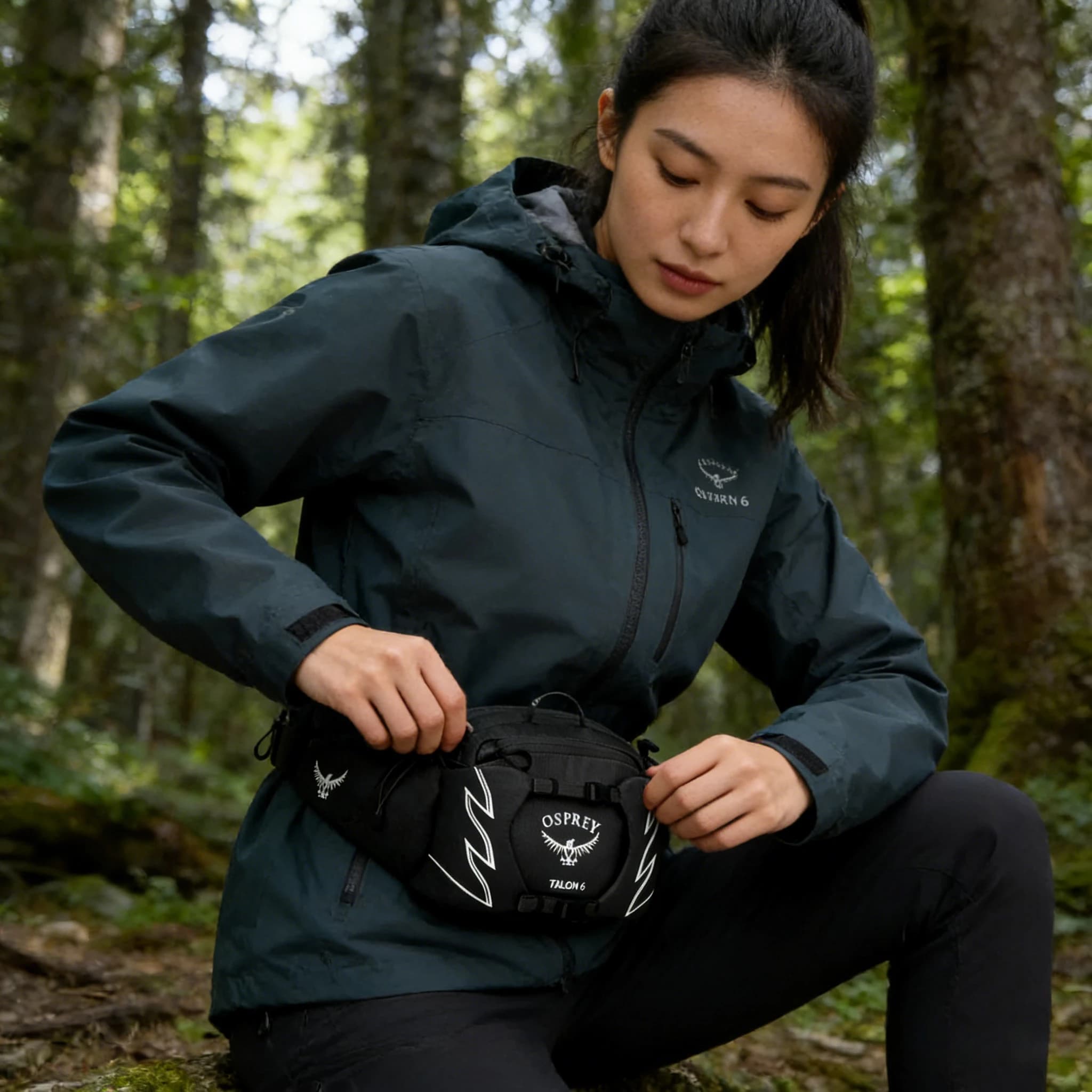 Talon 6L: Unisex Ultra-Light Waist with Integrated Hydrating System for Running, Cycling and Open Adventures.