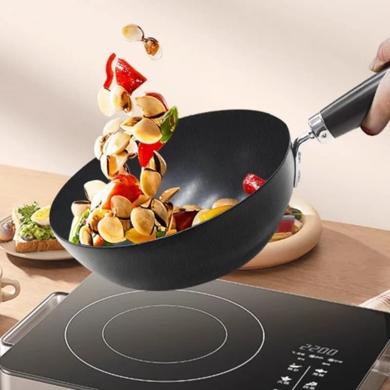 20 cm home non-stick pan for a person to eat, small pan to mix and iron pan to mix and fry