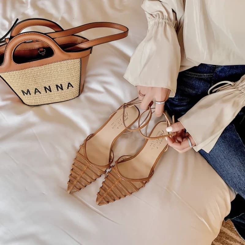 Brown Vintage Hollow Out Sandals Woman’s Sexy Low Heels Fashion Pointed Toe Sandals Trend High Heeled Sandals Party Shoes