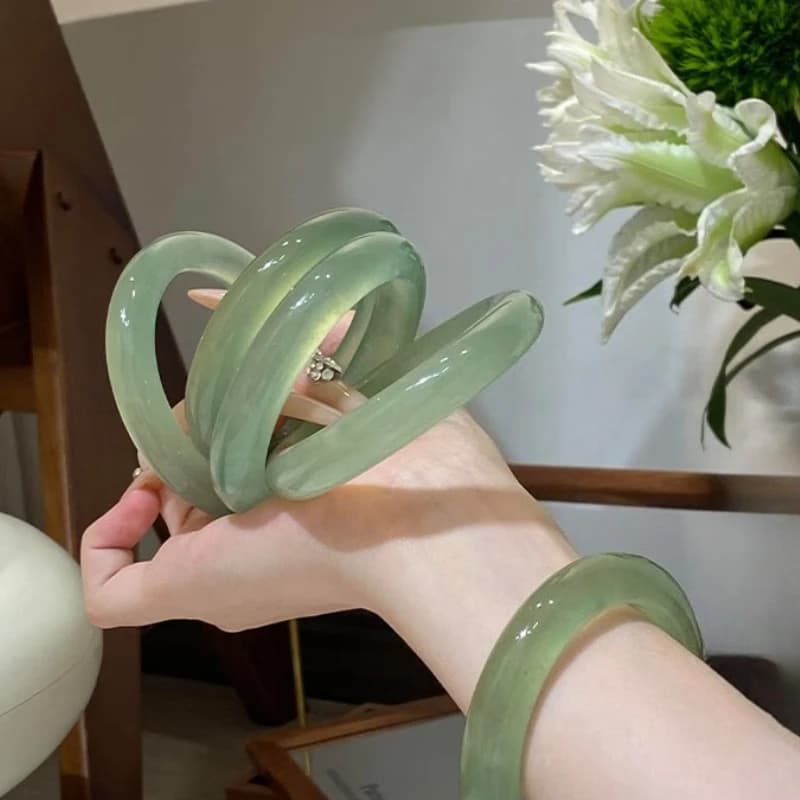 Bracciale in giada di quarzite verde chiaro Ice Seed Floating Flower, bracciale in giada di lusso leggero di tendenza calda