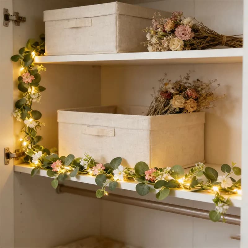 Ghirlanda di eucalipto artificiale con luci, fiori di margherita pendenti, perfetta per decorare tavoli e per la casa, matrimoni