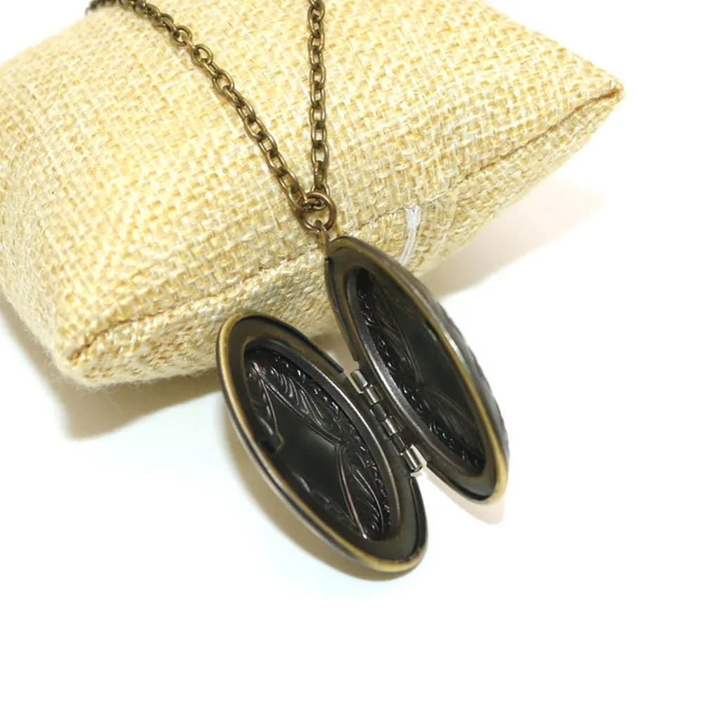 2Pcs Oval Bronze Photo Locket Necklace Engraved Pendant Keepsake Jewelry Memorial Picture Charm for Women Vintage Style