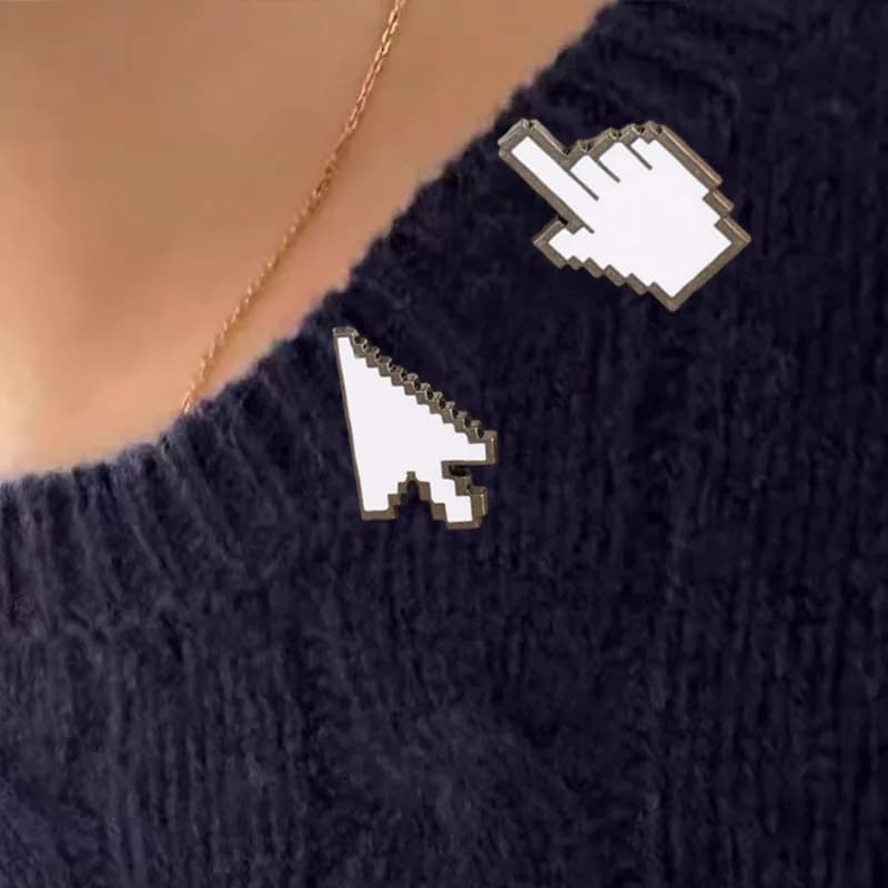 1/2 Pezzi Spille Smaltate Bianche a Forma di Puntatore, Icona del Mouse, Freccia Bianca, Gesto, per Borsa, Badge, Fibbia, Regalo, Gioielli, per Uomo e Donna
