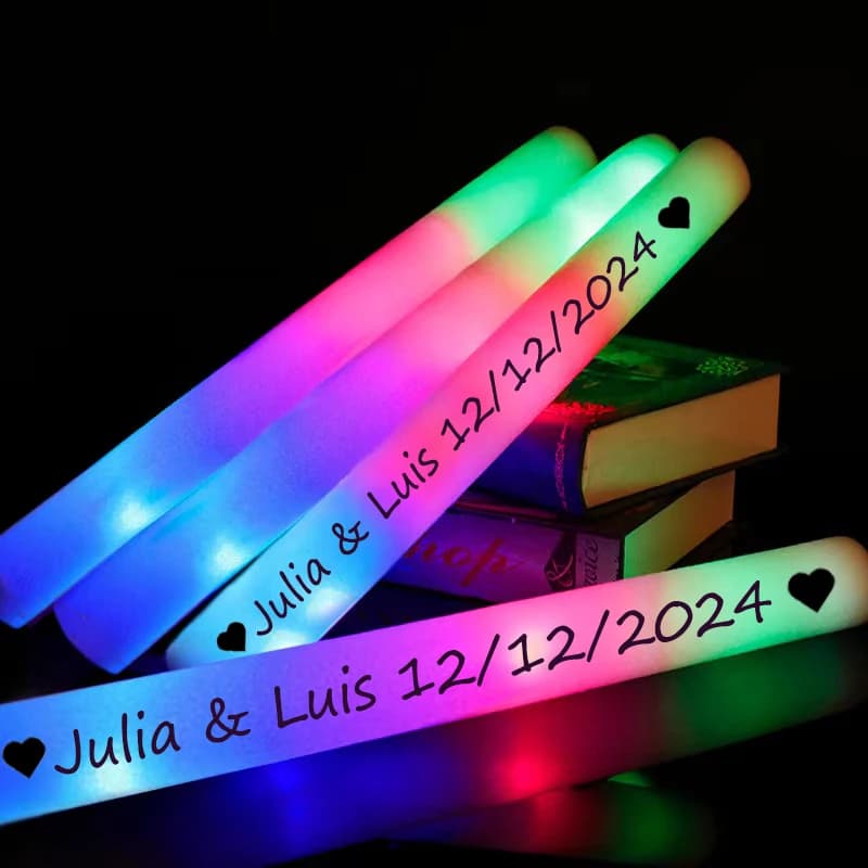 30 bastoncini luminosi a LED sfusi colorati RGB Glow Foam Stick Cheer Tube luce scura per forniture per feste di matrimonio di compleanno di Natale