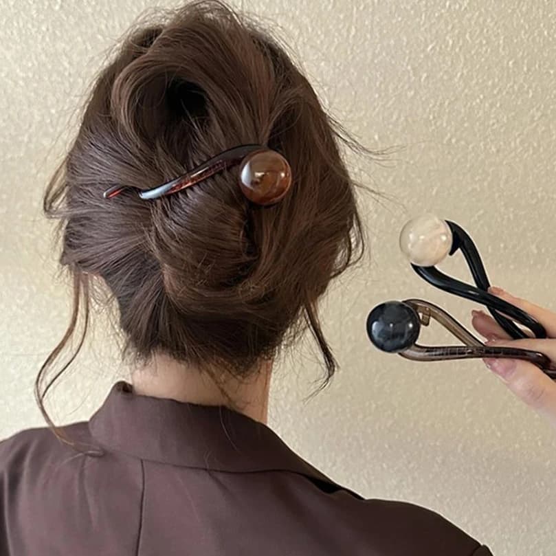 AWAYTR Retro S Shape Ponytail Twist Hair Clips New Fashion Multi-colour Twisted Hollow Out Shark Clips Headdress Hair Accessorie