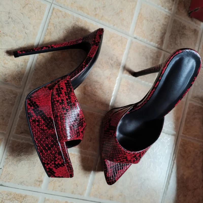 Sandali da donna alla moda con tacco alto, punta affusolata e plateau, color block, stile europeo e americano, di lusso leggero, ciabatte da festa a punta aperta