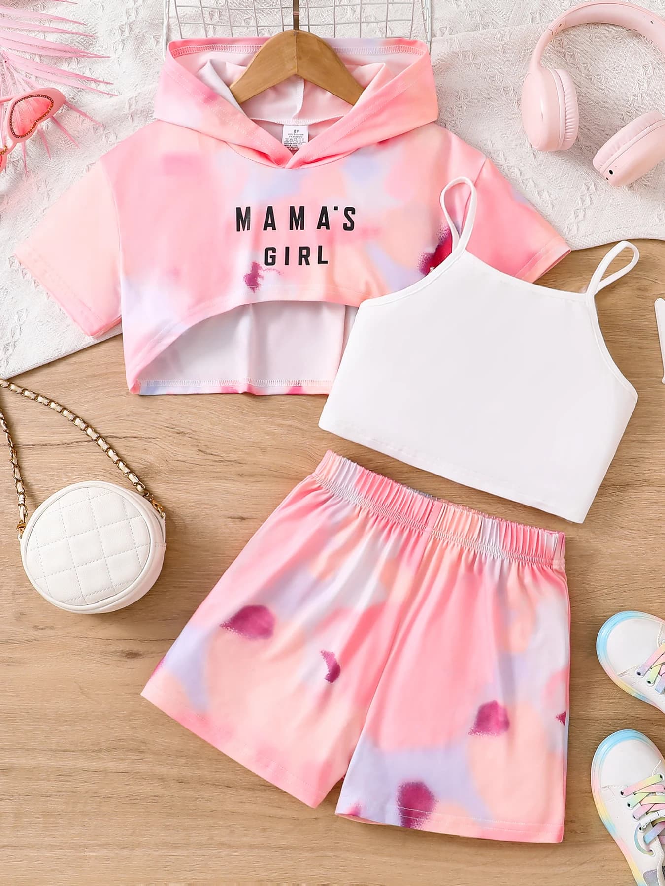 2025 Top lavorato a maglia traspirante e fresco estivo di nuova moda per ragazze, pantaloncini stampati con spalline in tinta unita set da 3 pezzi