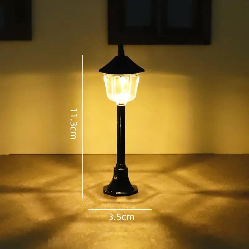 1 Pezzo Luce Decorativa in Miniatura per Casa delle Bambole, Modello di Lampione Natalizio da Giardino, Decorazione per la Casa