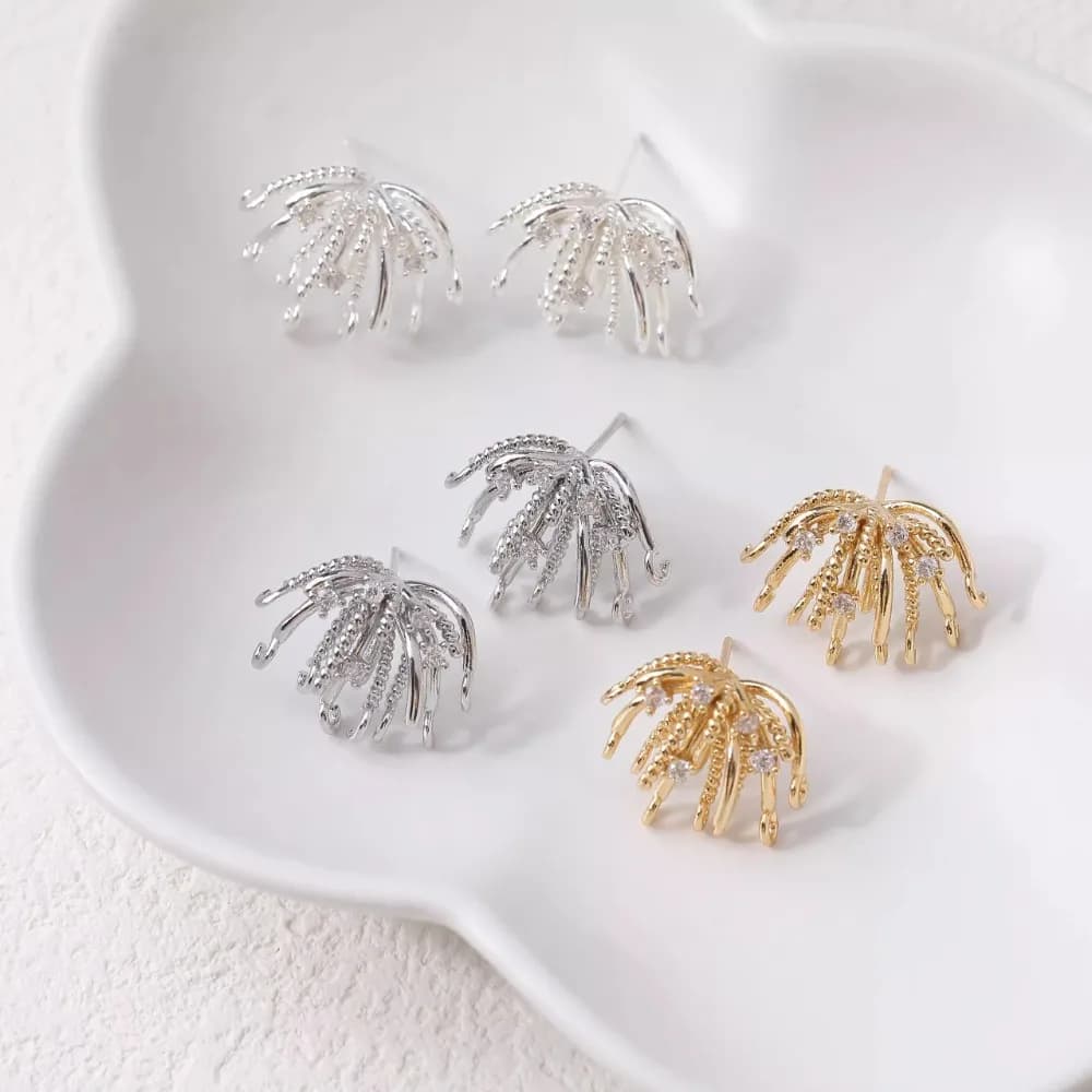 4 pcs of flower delicate design button earrings for jewelry creation, earrings components, gold plated brass diy accessories 14k 15 * 17mm