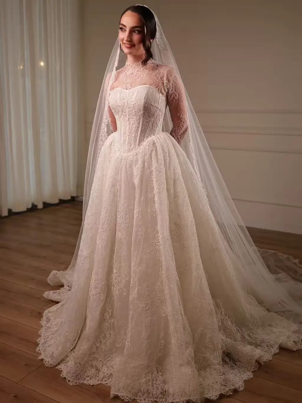 2026 High Neck Long Sleeve Lace Ball Gown Wedding Dress Sweetheart Corset Bodice Pearl Button Back Bridal Gown Custom Plus Size