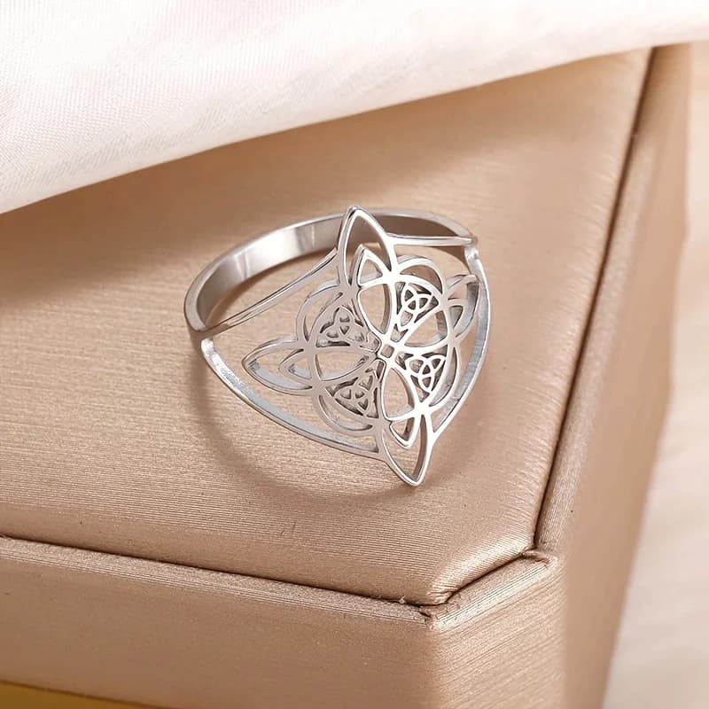 Elegant Stainless Steel Witch's Knot Ring - Classic Celtic Design, Perfect for Daily Wear & Gifting