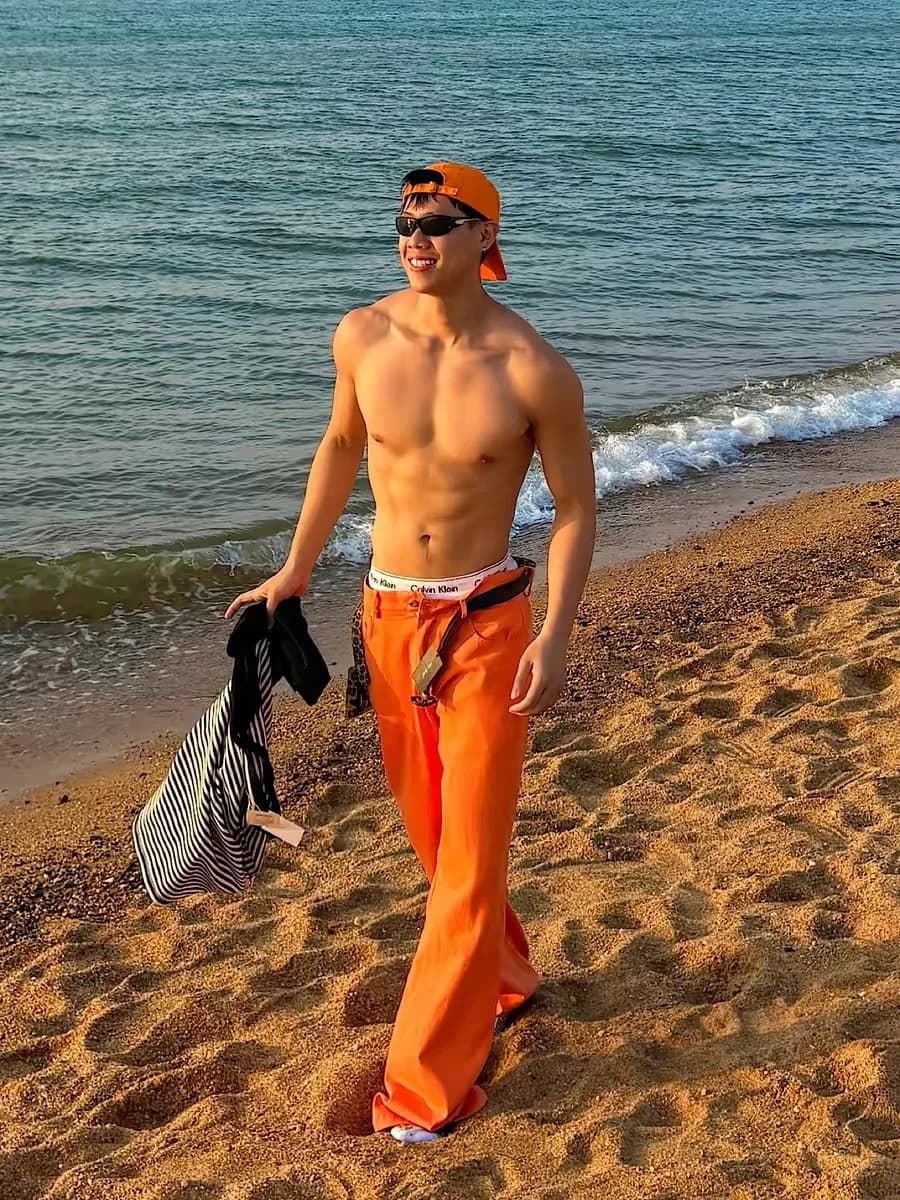 Jeans in denim dai colori vivaci da uomo, casual, larghi, versatili, per il pendolarismo, a gamba larga, per coppie, per vacanze in isola, abbigliamento Dopamine