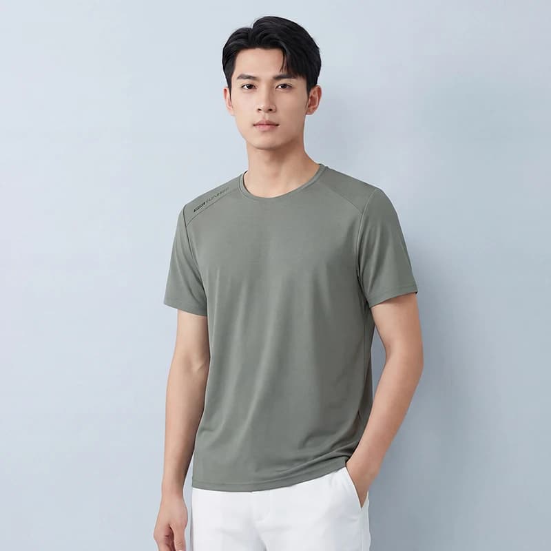 Men's Sporty Complete in Ice Silk Court and Shorts, Lightweight, Breathable and Fashion