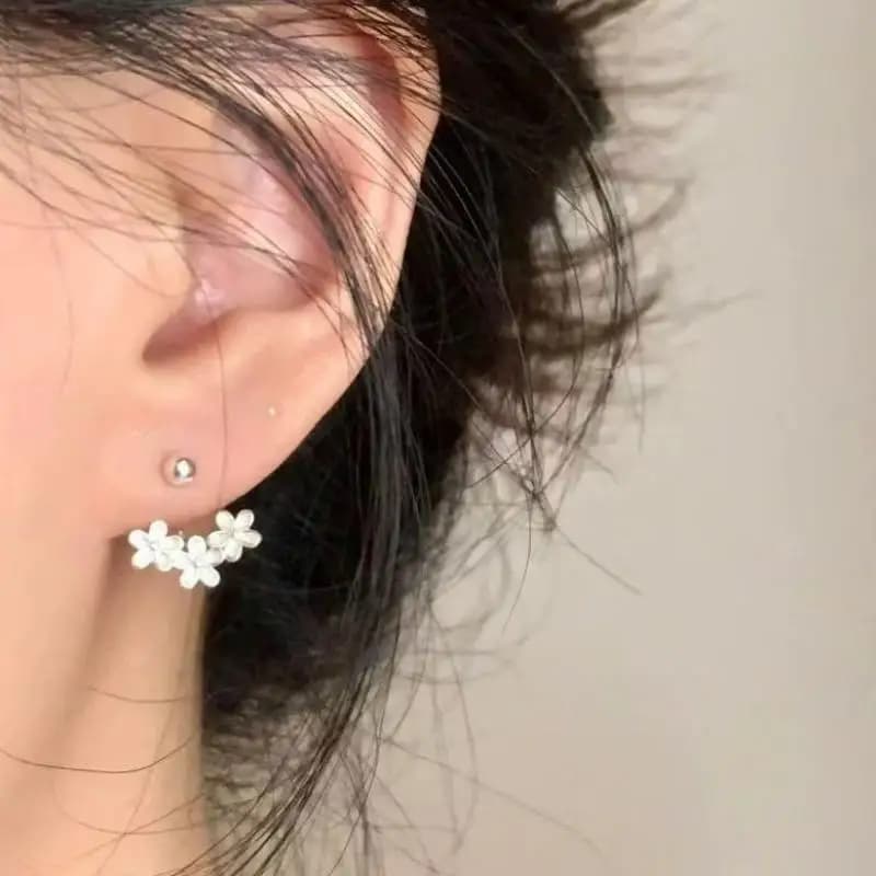 Elegant Metal Flower Cluster Stud Earrings Simple OL Style Non-fading Fashion Accessory for Women Banquet Wear